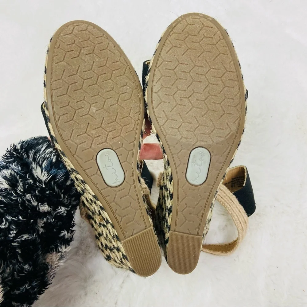 NWOT Me Too Black and Tan Espadrille platform open toe Sandals size 9.5